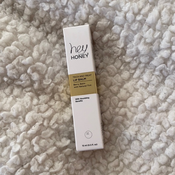 New honey lip balm - Picture 1 of 3